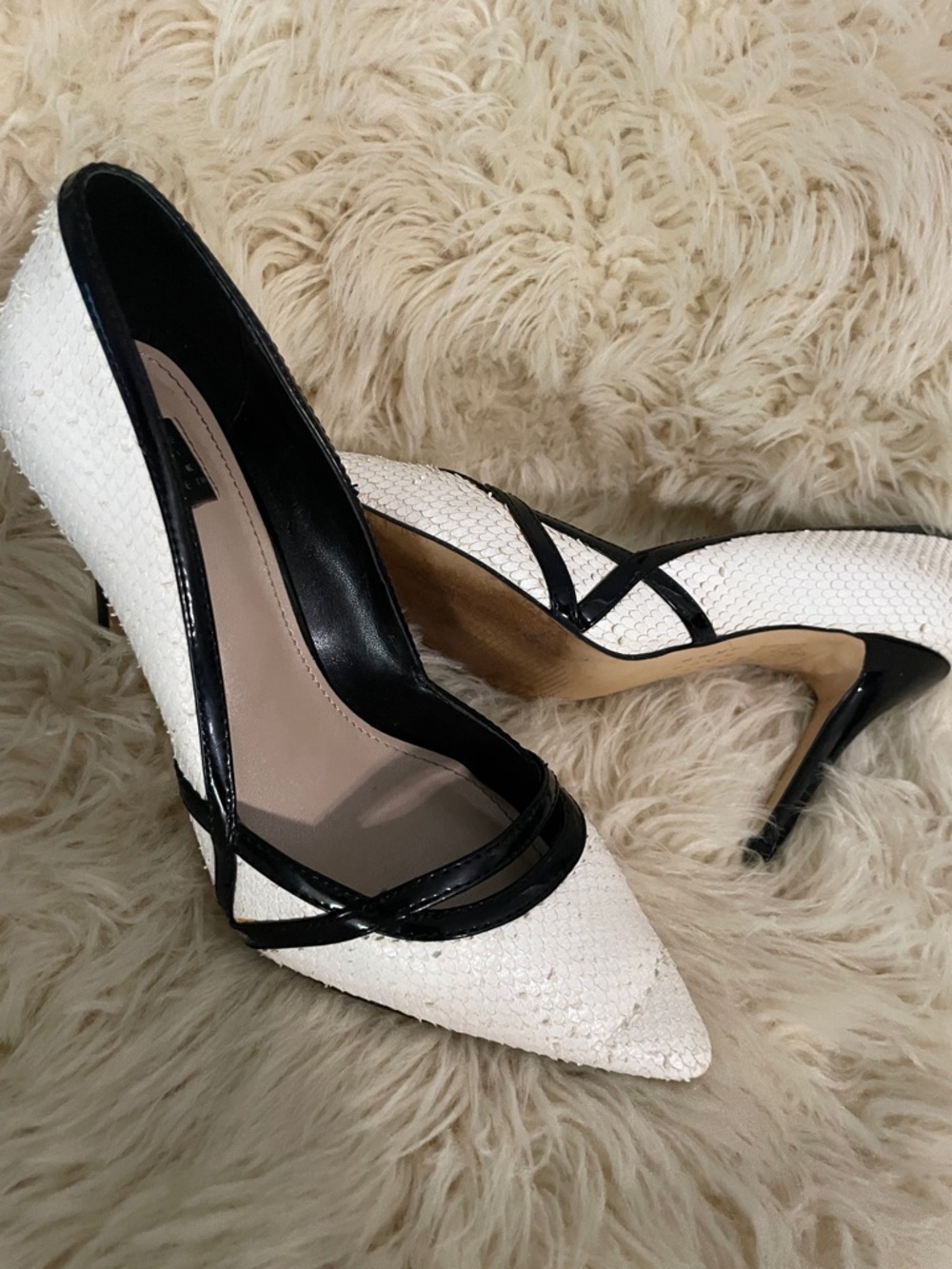 White House Black Market White and Black Textured Pointed-Toe Pumps